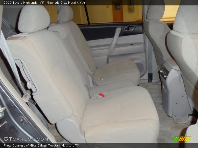 Magnetic Gray Metallic / Ash 2010 Toyota Highlander V6