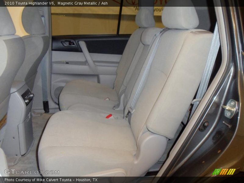 Magnetic Gray Metallic / Ash 2010 Toyota Highlander V6