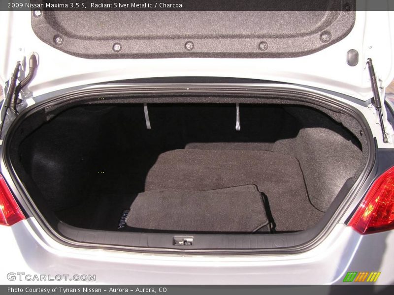 Radiant Silver Metallic / Charcoal 2009 Nissan Maxima 3.5 S