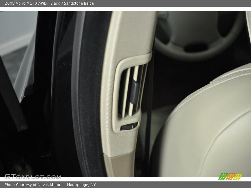 Black / Sandstone Beige 2008 Volvo XC70 AWD