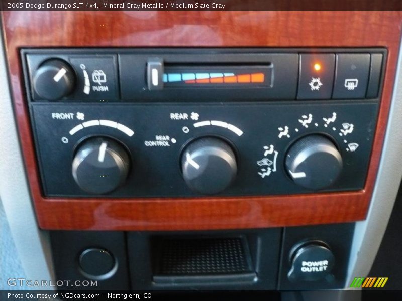 Mineral Gray Metallic / Medium Slate Gray 2005 Dodge Durango SLT 4x4
