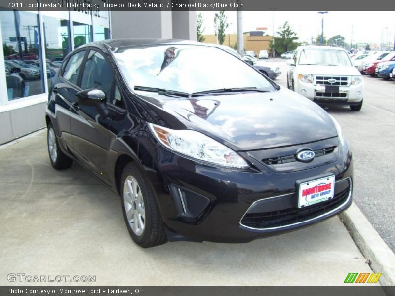 Tuxedo Black Metallic / Charcoal Black/Blue Cloth 2011 Ford Fiesta SE Hatchback