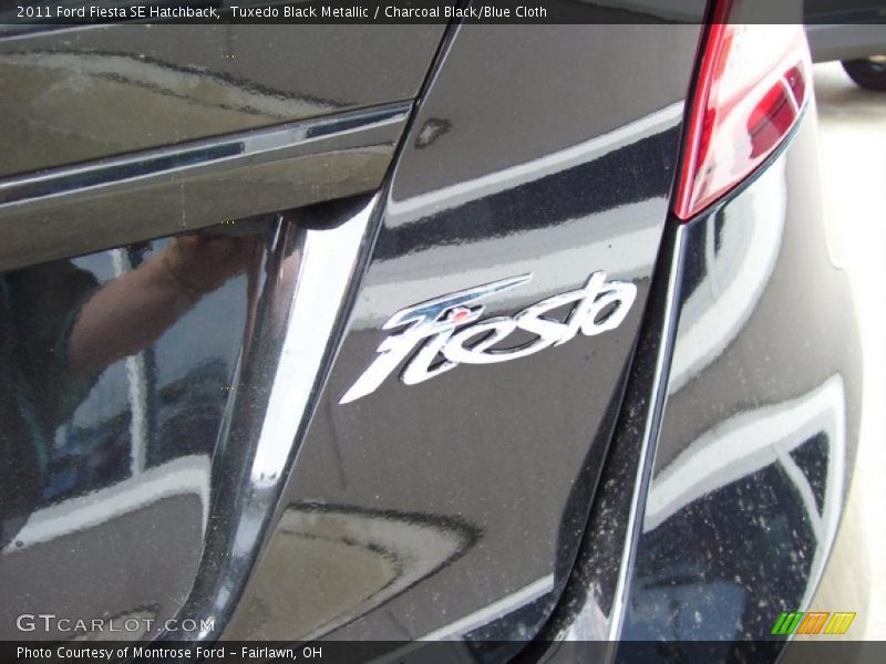 Tuxedo Black Metallic / Charcoal Black/Blue Cloth 2011 Ford Fiesta SE Hatchback