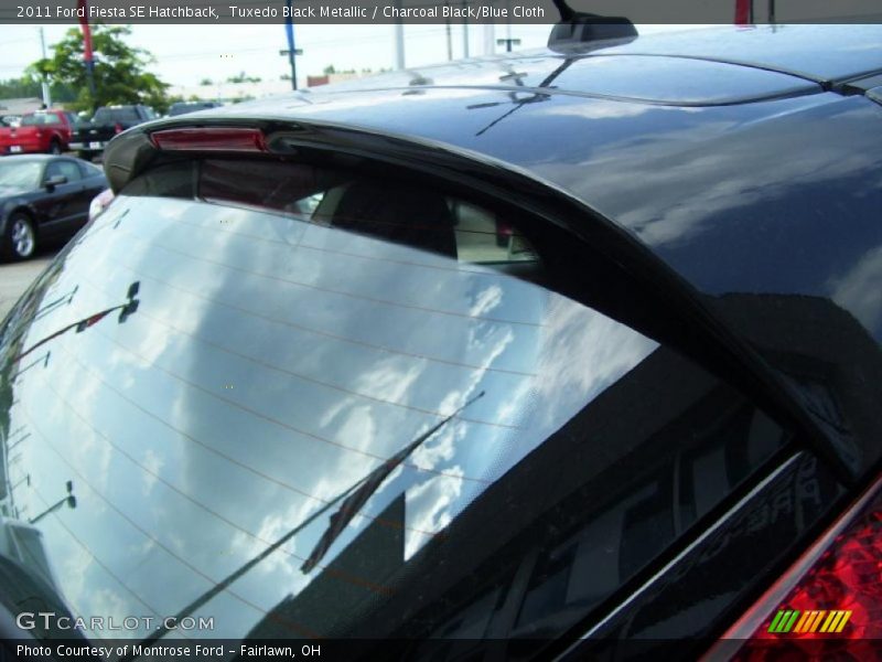 Tuxedo Black Metallic / Charcoal Black/Blue Cloth 2011 Ford Fiesta SE Hatchback