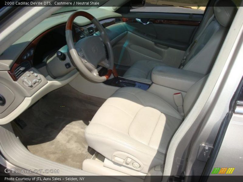 Cashmere / Neutral Shale 2000 Cadillac DeVille DTS