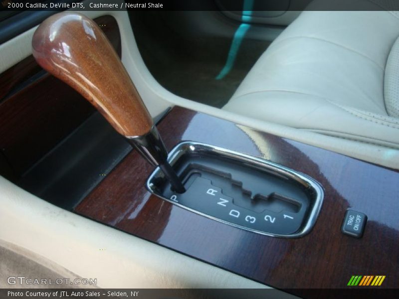 Cashmere / Neutral Shale 2000 Cadillac DeVille DTS