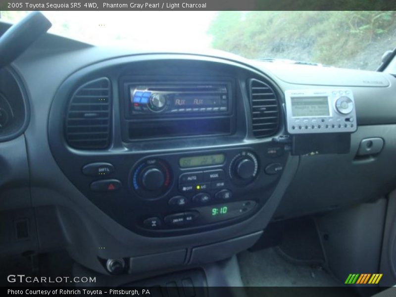 Phantom Gray Pearl / Light Charcoal 2005 Toyota Sequoia SR5 4WD