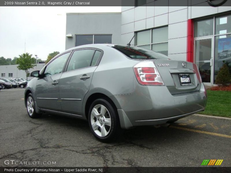 Magnetic Gray / Charcoal 2009 Nissan Sentra 2.0