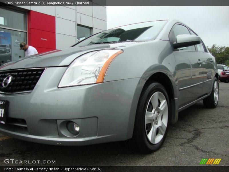 Magnetic Gray / Charcoal 2009 Nissan Sentra 2.0