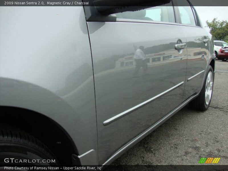 Magnetic Gray / Charcoal 2009 Nissan Sentra 2.0