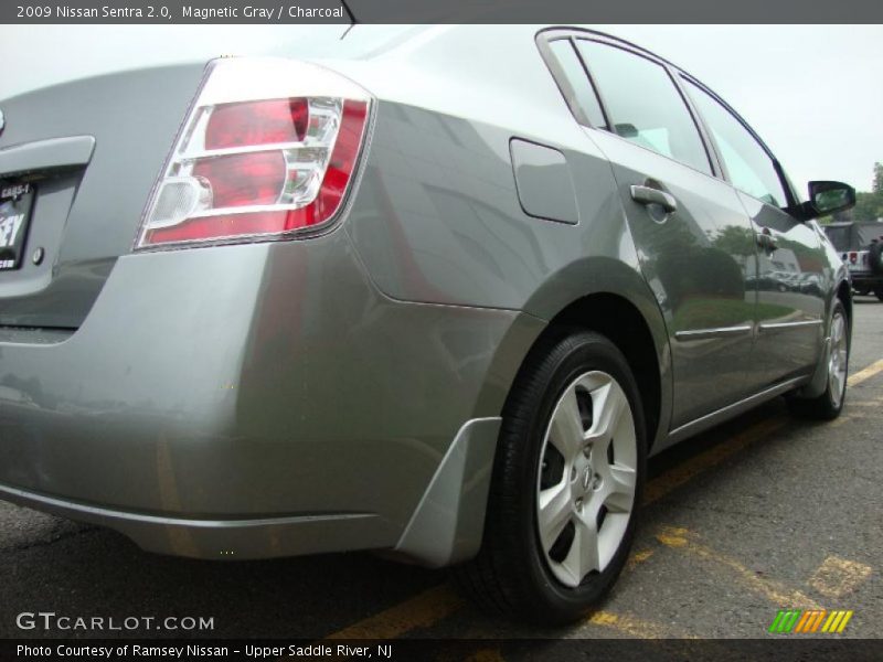 Magnetic Gray / Charcoal 2009 Nissan Sentra 2.0