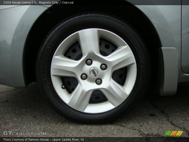 Magnetic Gray / Charcoal 2009 Nissan Sentra 2.0