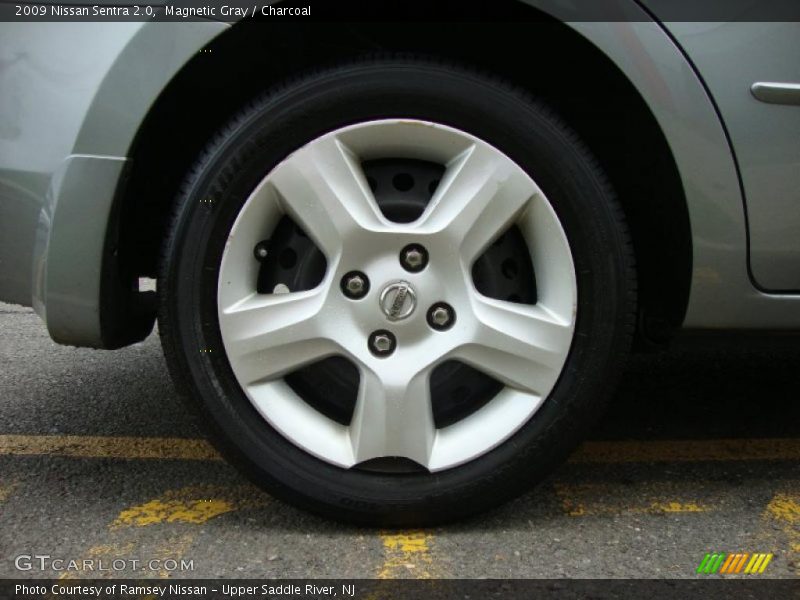 Magnetic Gray / Charcoal 2009 Nissan Sentra 2.0