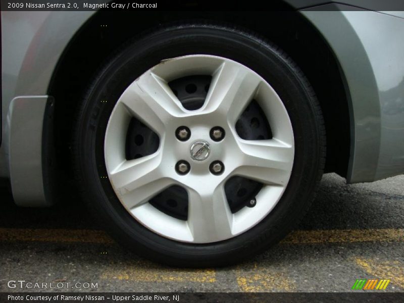 Magnetic Gray / Charcoal 2009 Nissan Sentra 2.0