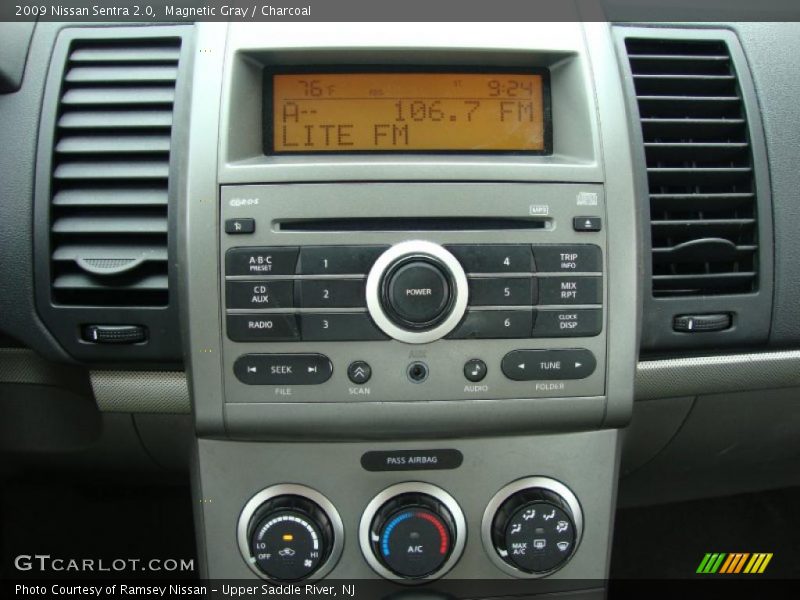 Magnetic Gray / Charcoal 2009 Nissan Sentra 2.0
