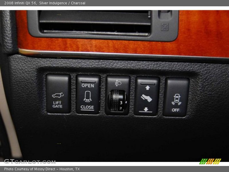Silver Indulgence / Charcoal 2008 Infiniti QX 56