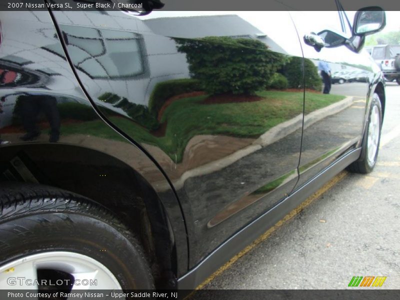 Super Black / Charcoal 2007 Nissan Versa SL