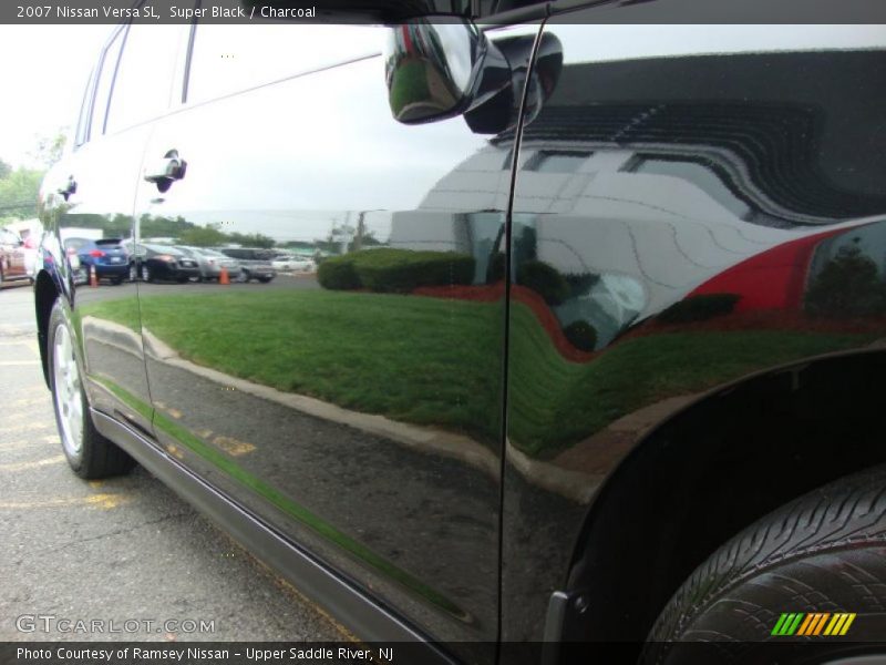 Super Black / Charcoal 2007 Nissan Versa SL
