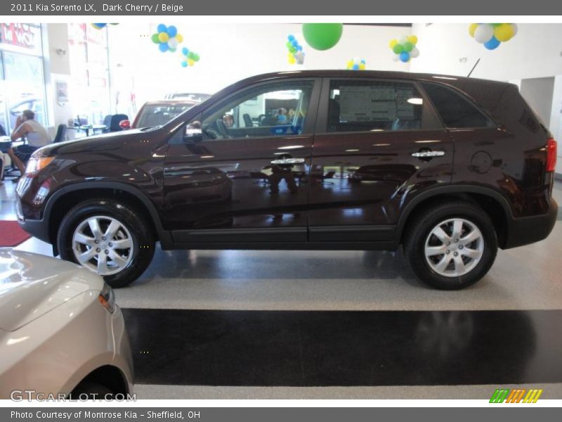 Dark Cherry / Beige 2011 Kia Sorento LX