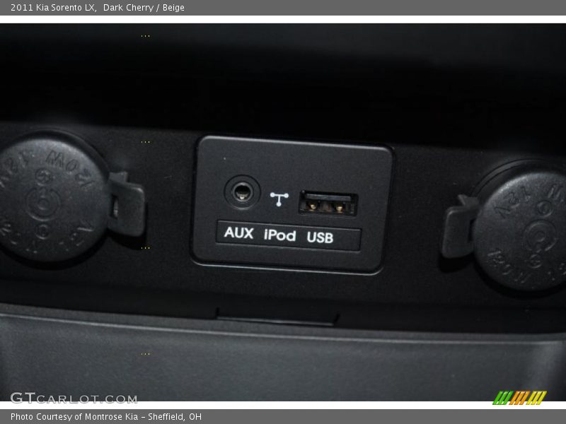 Dark Cherry / Beige 2011 Kia Sorento LX