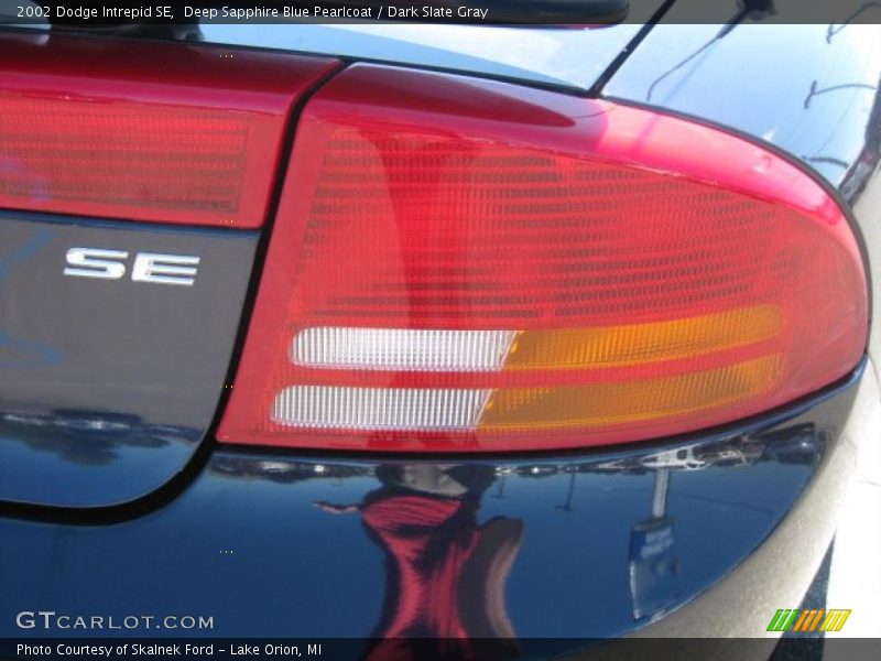 Deep Sapphire Blue Pearlcoat / Dark Slate Gray 2002 Dodge Intrepid SE