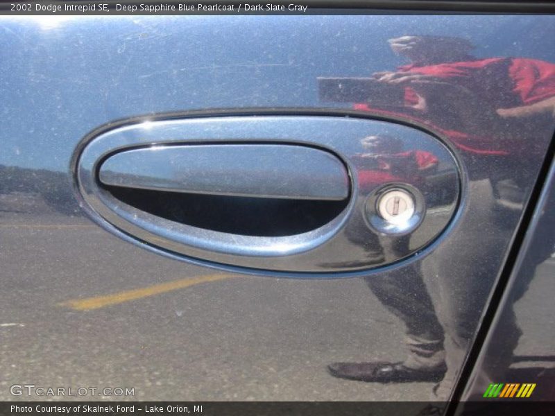 Deep Sapphire Blue Pearlcoat / Dark Slate Gray 2002 Dodge Intrepid SE