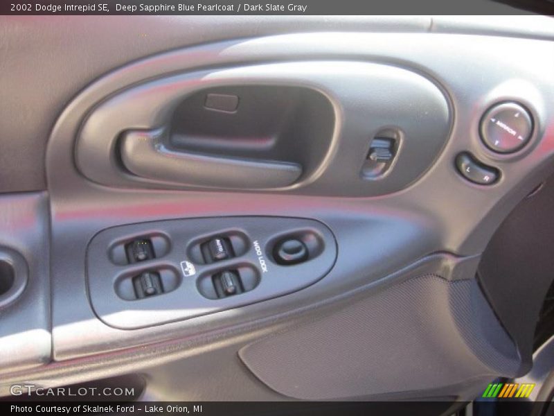 Deep Sapphire Blue Pearlcoat / Dark Slate Gray 2002 Dodge Intrepid SE