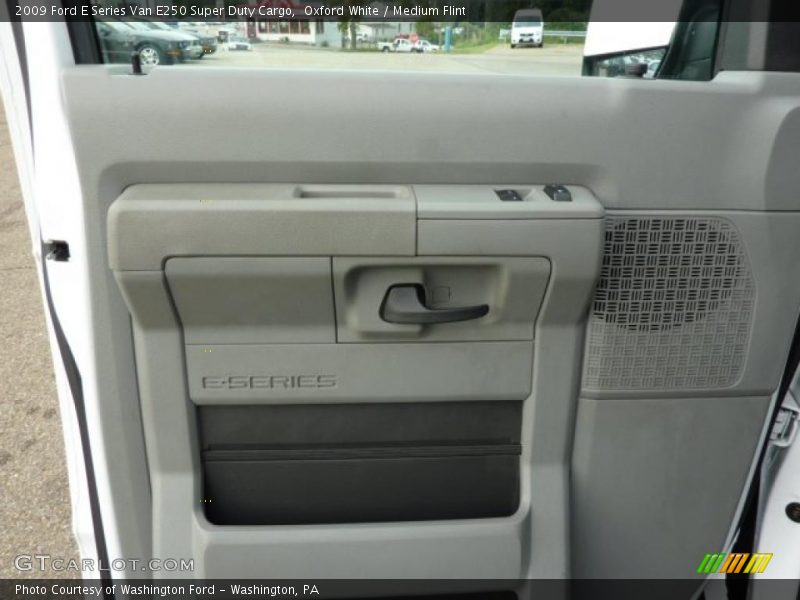 Oxford White / Medium Flint 2009 Ford E Series Van E250 Super Duty Cargo