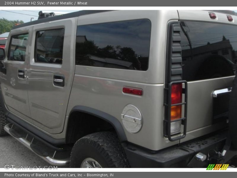 Pewter Metallic / Wheat 2004 Hummer H2 SUV