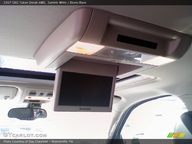 Summit White / Ebony Black 2007 GMC Yukon Denali AWD