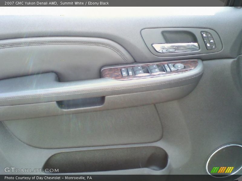 Summit White / Ebony Black 2007 GMC Yukon Denali AWD