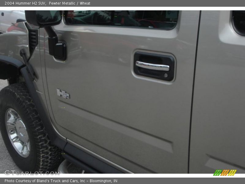 Pewter Metallic / Wheat 2004 Hummer H2 SUV
