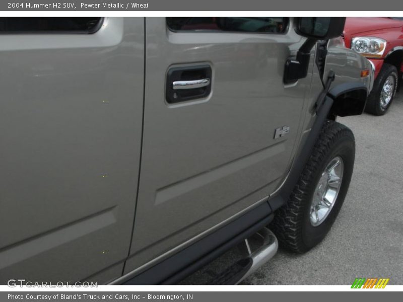 Pewter Metallic / Wheat 2004 Hummer H2 SUV