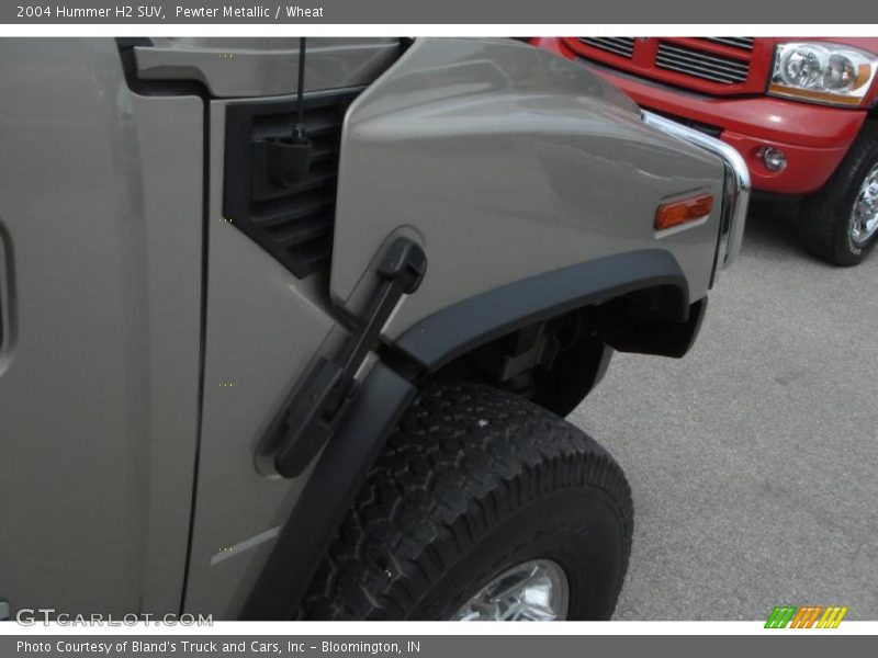 Pewter Metallic / Wheat 2004 Hummer H2 SUV