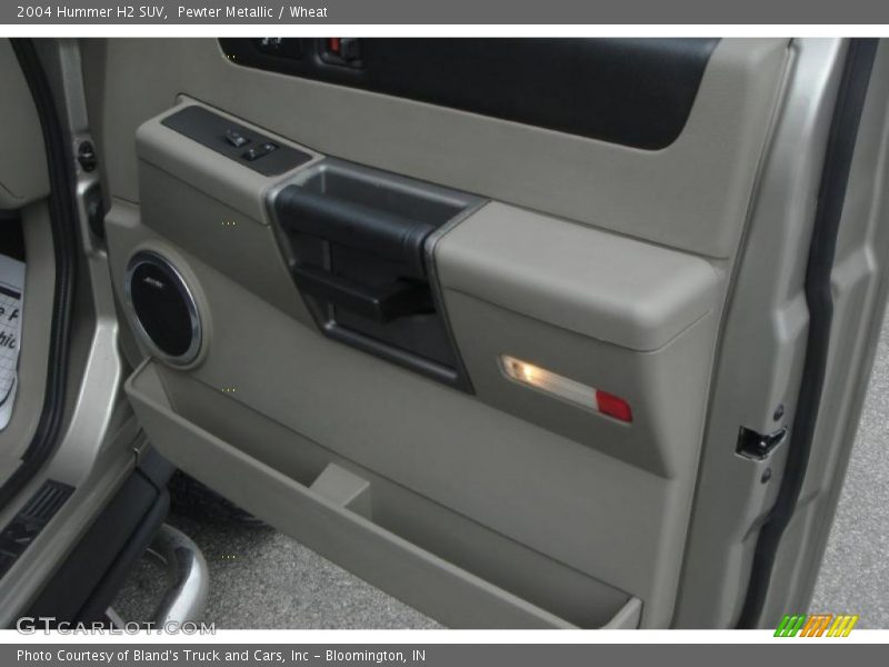 Pewter Metallic / Wheat 2004 Hummer H2 SUV
