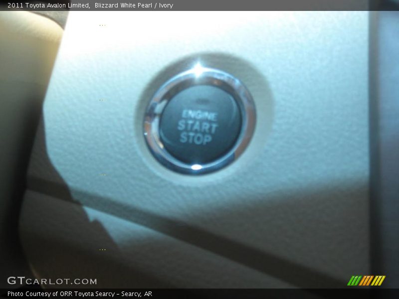 Blizzard White Pearl / Ivory 2011 Toyota Avalon Limited