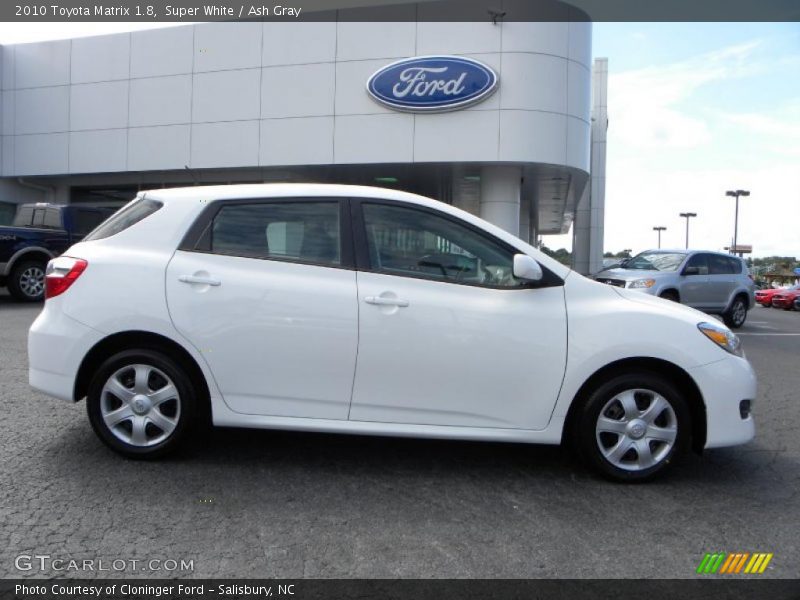 Super White / Ash Gray 2010 Toyota Matrix 1.8