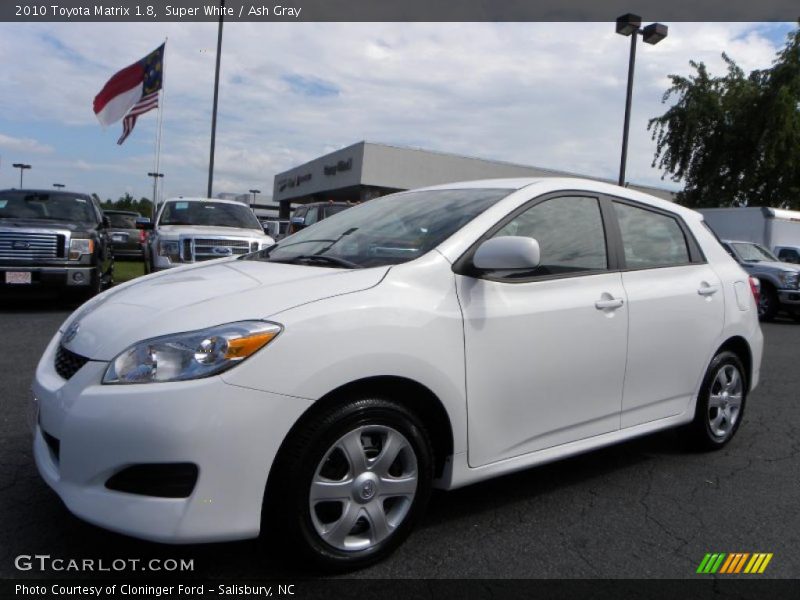 Super White / Ash Gray 2010 Toyota Matrix 1.8