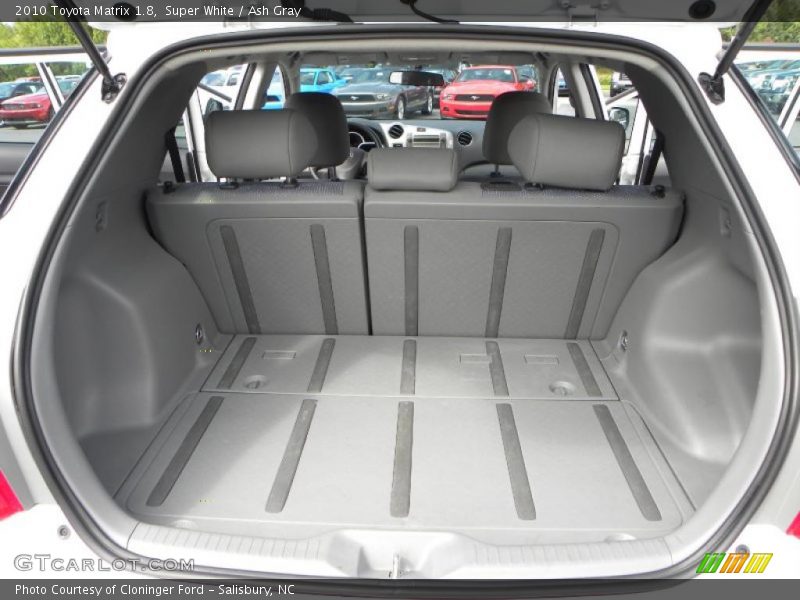 Super White / Ash Gray 2010 Toyota Matrix 1.8
