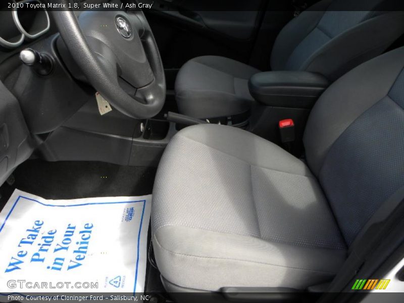Super White / Ash Gray 2010 Toyota Matrix 1.8