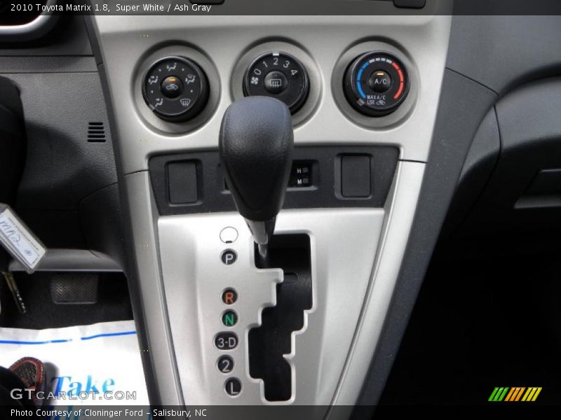 Super White / Ash Gray 2010 Toyota Matrix 1.8