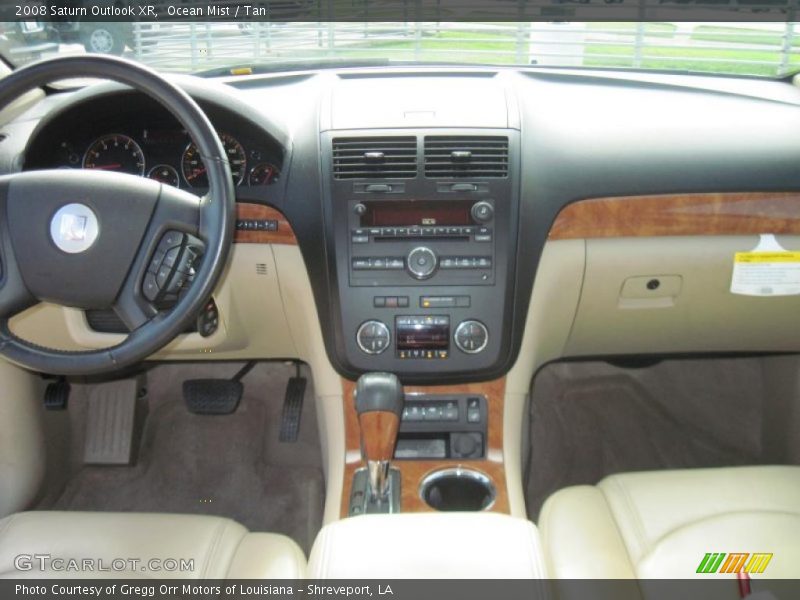 Ocean Mist / Tan 2008 Saturn Outlook XR