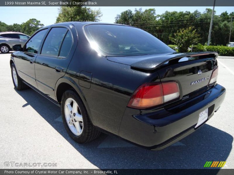 Super Black / Charcoal Black 1999 Nissan Maxima SE
