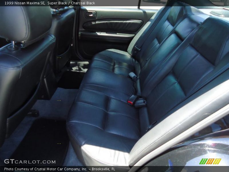Super Black / Charcoal Black 1999 Nissan Maxima SE