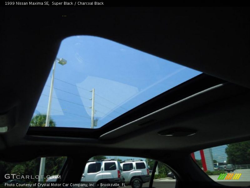 Super Black / Charcoal Black 1999 Nissan Maxima SE