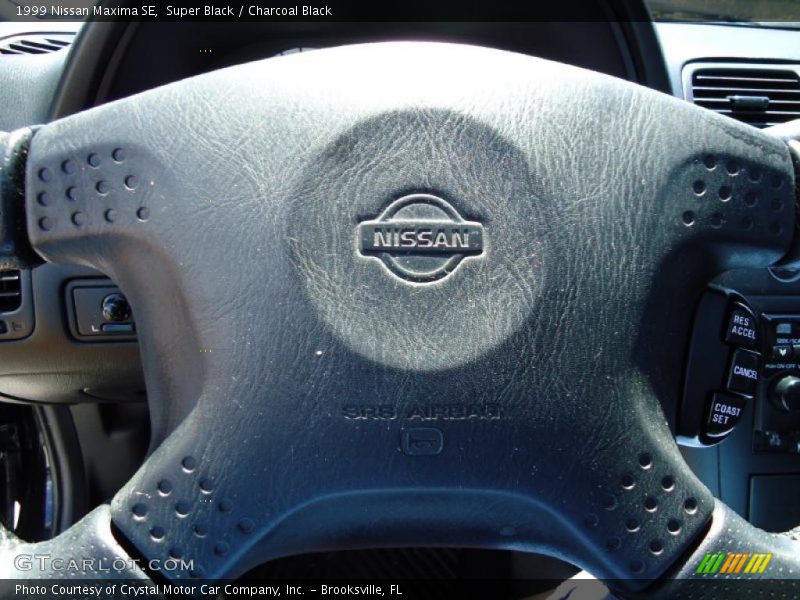 Super Black / Charcoal Black 1999 Nissan Maxima SE