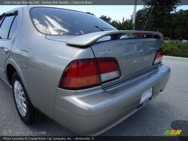 Sterling Mist Metallic / Charcoal Black 1999 Nissan Maxima GXE