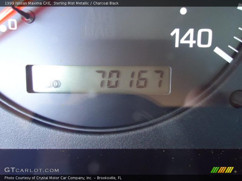 Sterling Mist Metallic / Charcoal Black 1999 Nissan Maxima GXE