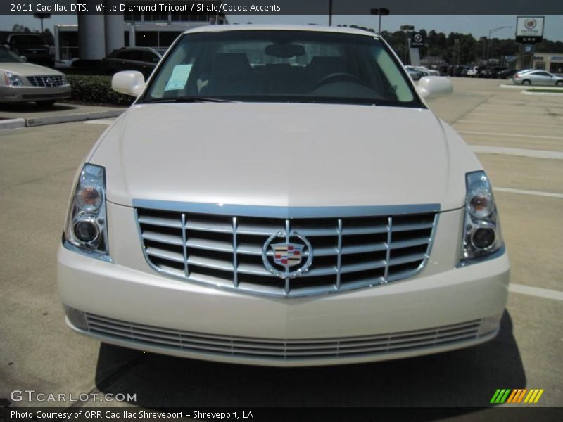 White Diamond Tricoat / Shale/Cocoa Accents 2011 Cadillac DTS