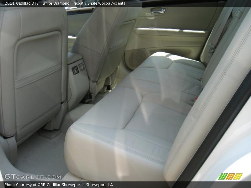 White Diamond Tricoat / Shale/Cocoa Accents 2011 Cadillac DTS